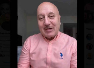 क्यूँ रो पड़े अनुपम खेर ?