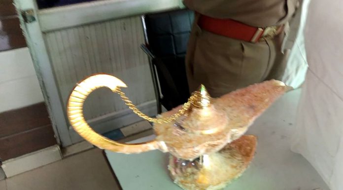 मेरठ में मिला अलादीन का चिराग़ ! Docror found Aladdin’s Lamp aladdin-ka-chirag