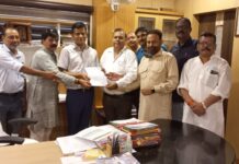 मध्यप्रदेश श्रमजीवी पत्रकार संघ ने मुख्यमंत्री के नाम सौंपा ज्ञापन